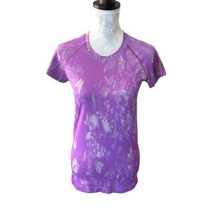 Lululemon Womens Swiftly Tech Short Sleeve Shirt Size 8 Purple/White Tie-Dye Lig